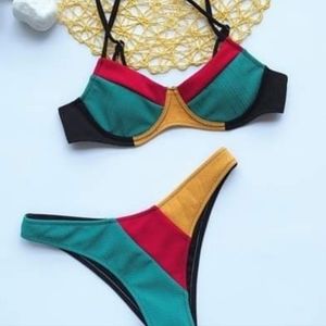 Reggae Bikini with Earrings 🚦